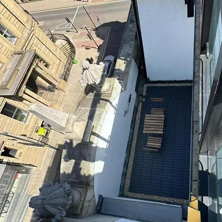 Leeds Escape - 2 Bedroom Penthouse *