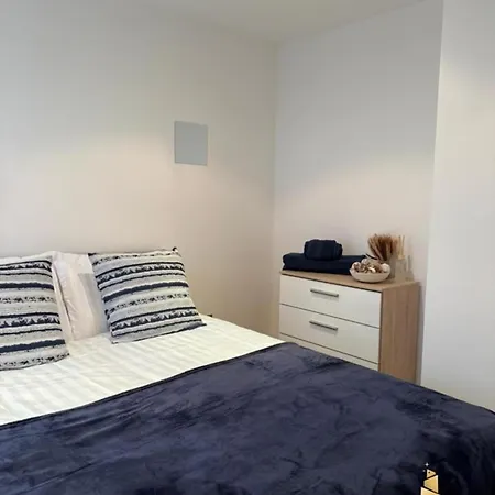 شقة Leeds Apt - Inactive *